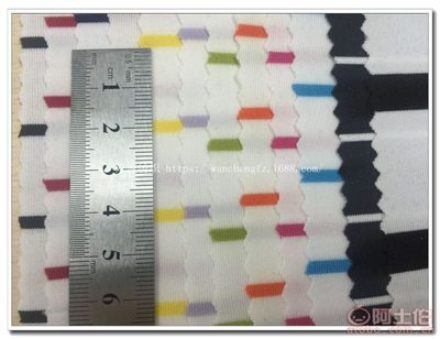 萬誠紡織直銷條紋間距牛奶絲針織面料Q8053: 舒適時尚的打底衫與裙裝優選